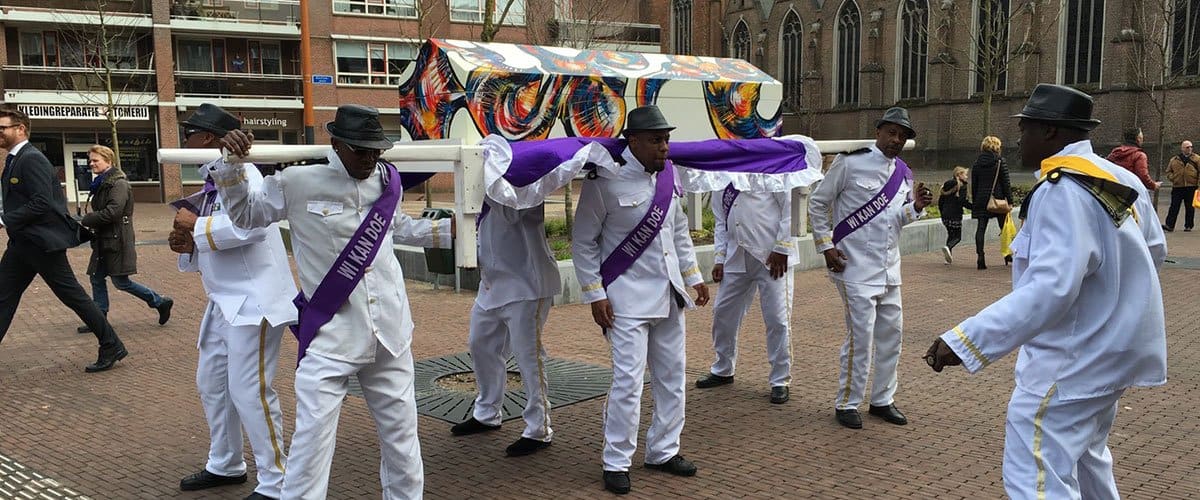 surinaamse-uitvaart2 Surinaamse Uitvaart